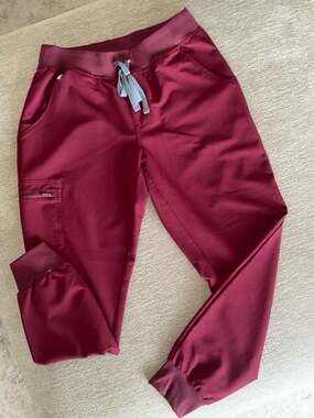 FIGS Women's Zamora Jogger Scrub Pants, Burgundy